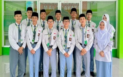 Siswa SMA Al-Qur’an Malahayati Bandar Lampung Raih Juara 3 Nasional